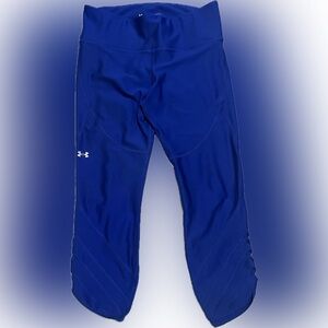 Women’s Under Armour capri leggings, size L